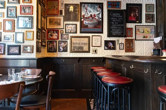 Lucky Charlie — Italian & Pizza restaurant in New York