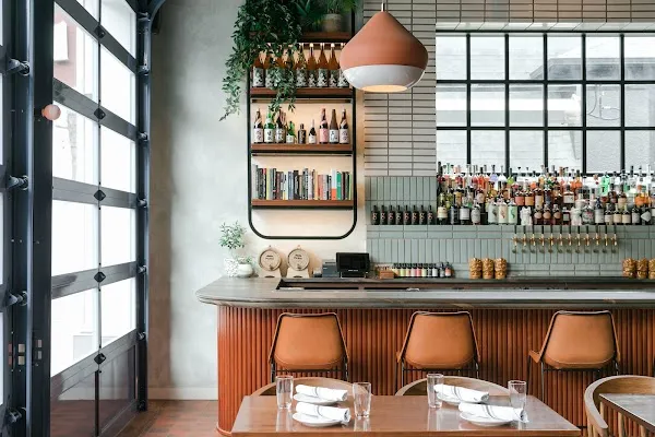 Lulu Bar Calgary — Fusion restaurant in Calgary