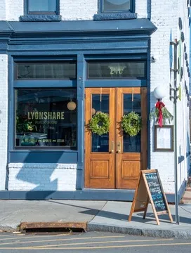 Lyonshare — New American restaurant in Beacon