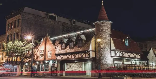 Mader's Restaurant — German restaurant in Milwaukee