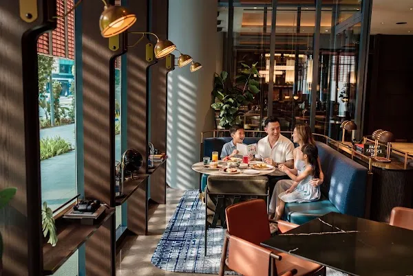 Madison's (Pullman Singapore Hill Street) — Western restaurant in Singapore