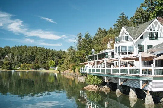 Madrona Bar and Grill — Seafood restaurant in Roche Harbor