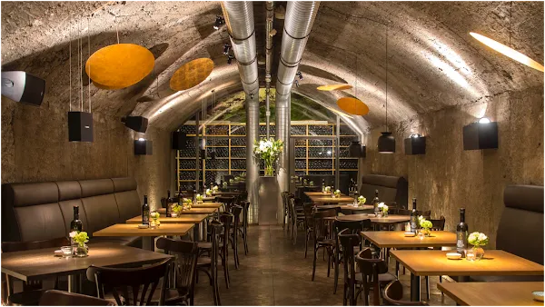 Magazin — International restaurant in Salzburg