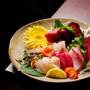 MAMA M SUSHI — Japanese restaurant in Pasadena
