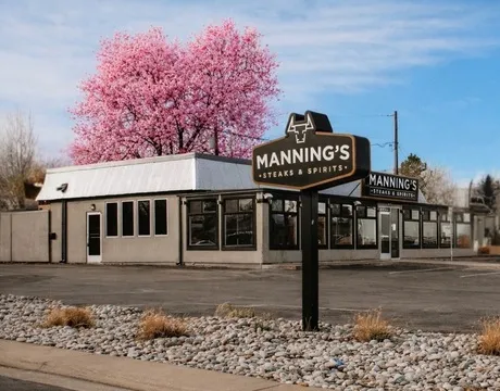 Manning's Steaks and Spirits - Lakewood — Steakhouse restaurant in Lakewood