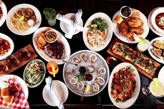 Maxie's — Southern restaurant in Milwaukee