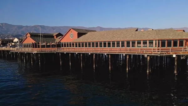 Moby Dick Restaurant & Oyster Bar — Seafood restaurant in Santa Barbara