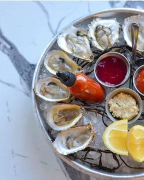 MOMO Riverfront Park — New American restaurant in Charleston