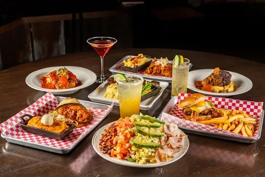 NashHouse Southern Spoon and Saloon — Southern restaurant in Nashville