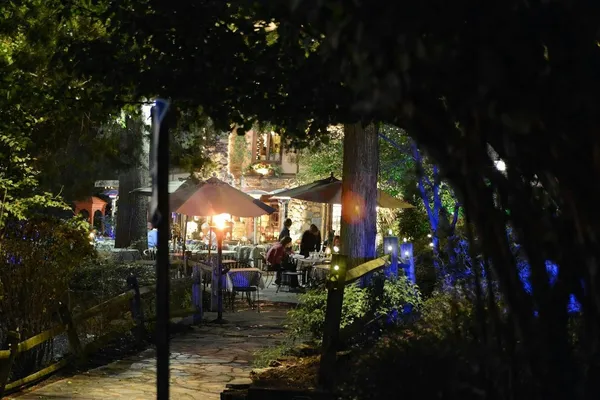 Old Anglers Inn — American restaurant in Potomac