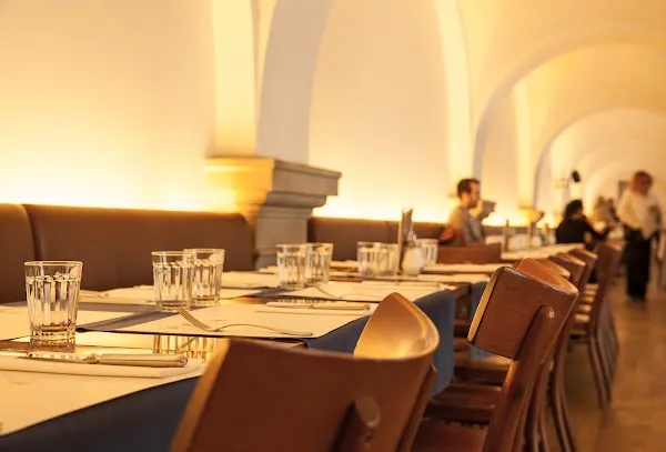 Oskar Maria — International restaurant in München