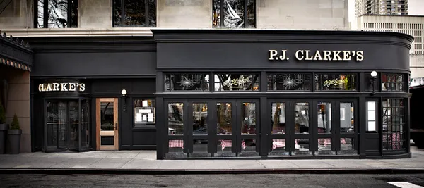 P.J. Clarke's Lincoln Square — American restaurant in New York