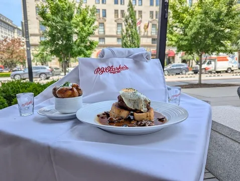 P.J. Clarkes Washington DC — American restaurant in Washington D.C.