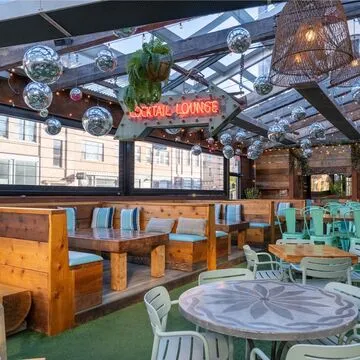 Paradise Park Pizza & Patio — Pizza restaurant in Chicago