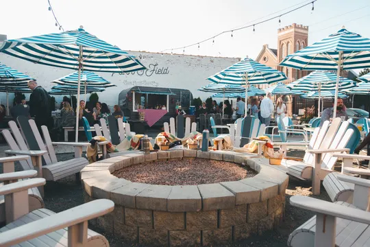 Park and Field — American restaurant in Chicago