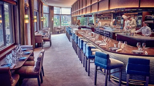 Pavyllon — French restaurant in Paris