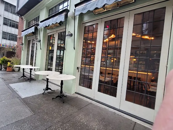 Pearl & Mary — Oysters restaurant in Philadelphia