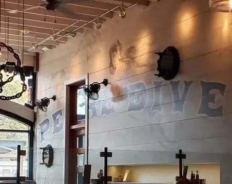 Pearl Dive Oyster Palace — Southern restaurant in Washington D.C.