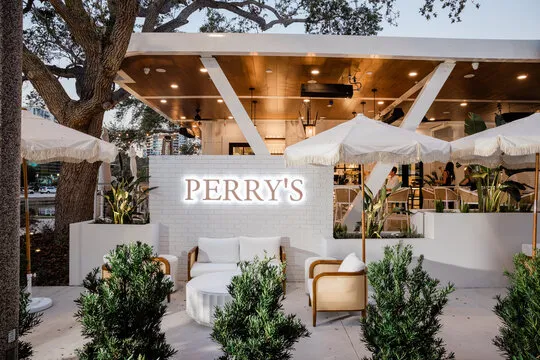 Perry's Porch — Contemporary American restaurant in St. Petersburg