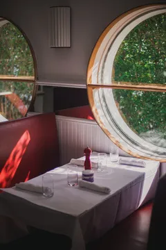Pierre's — French restaurant in Hamptons