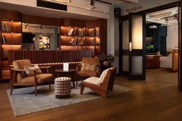 PITCH Canary Wharf — Activity, Bar restaurant in London