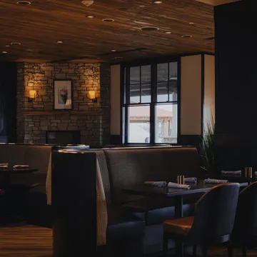 Plank's Tavern on the Water — Contemporary American restaurant in St Joseph