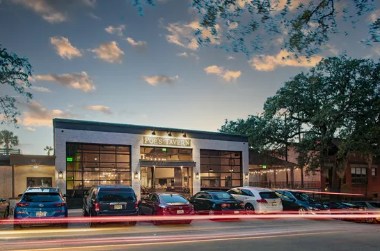Poe's Tavern - Savannah — Gastropub restaurant in Savannah