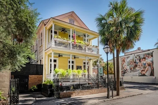 Poogan's Porch — Southern restaurant in Charleston