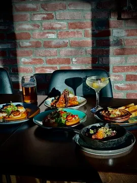 Pulpo Kitchen & Lounge — Tapas restaurant in St. Petersburg