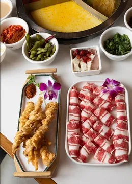 Qiao Lin Hotpot - Chicago Chinatown — Chinese restaurant in Chicago