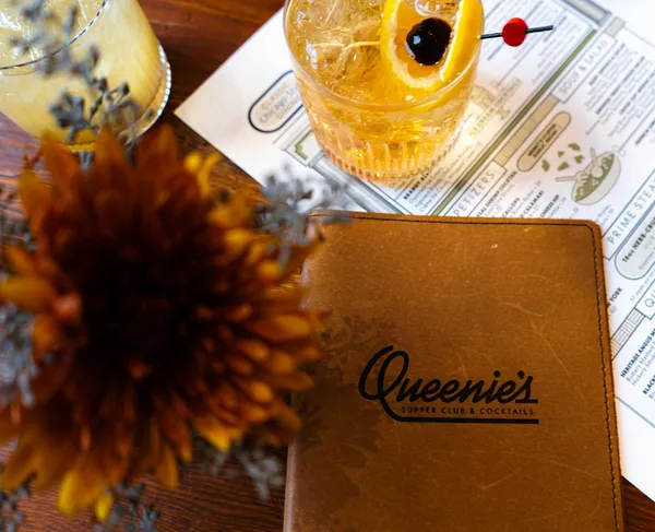 Queenie's Supper Club & Cocktails — American restaurant in Chicago