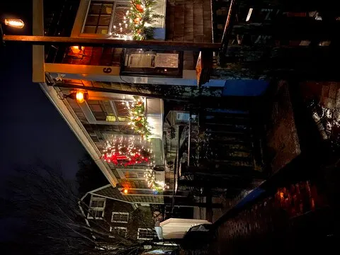 Queequeg's — American restaurant in Nantucket