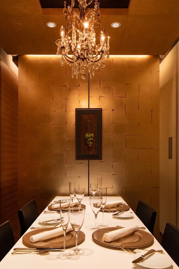 Raisin d’Or — French restaurant in Fukuoka