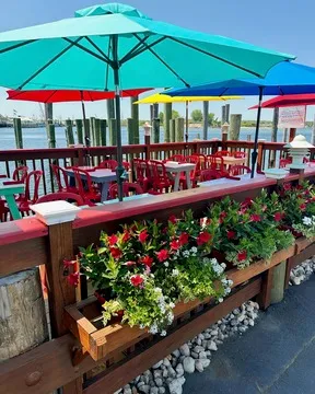 Red's Lobster Pot — Seafood restaurant in Point Pleasant