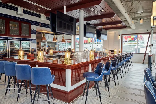 ReelHouse Oyster Bar Seaport — Seafood restaurant in Boston