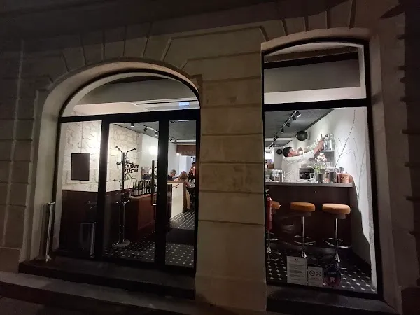 Restaurant 19 Saint Roch — French restaurant in Paris