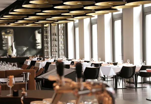 Restaurant HENRIKS — International restaurant in Hamburg