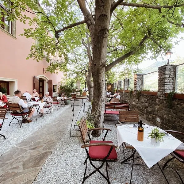 Restaurant Hofmeisterei Hirtzberger — Austrian restaurant in Wösendorf in der Wachau
