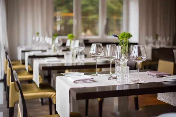 Restaurant Holzpoldl — Fine-Dining restaurant in Lichtenberg