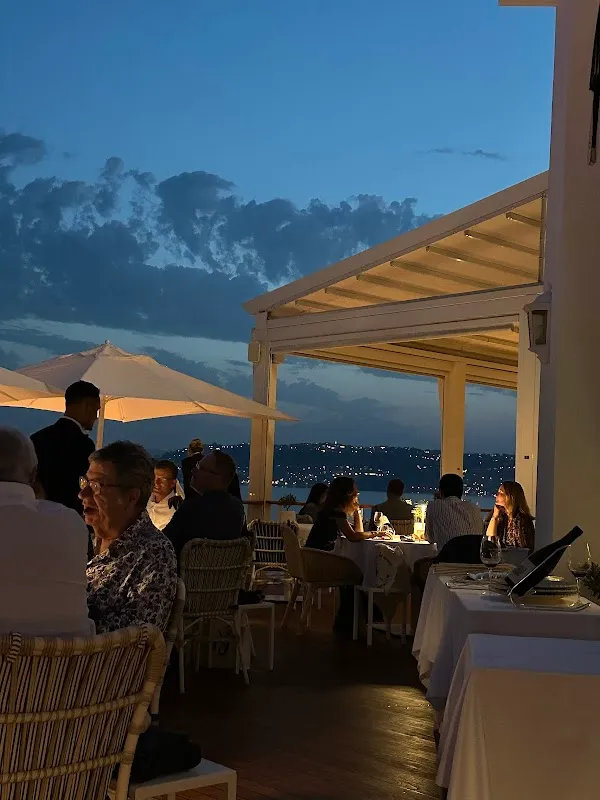 Restaurant Louroc — Mediterranean restaurant in Antibes