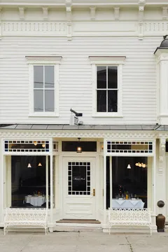 Restaurant Manor Rock — Contemporary American restaurant in Hudson