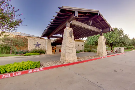 Ring of Honor Kitchen & Bar — Contemporary American restaurant in Grapevine
