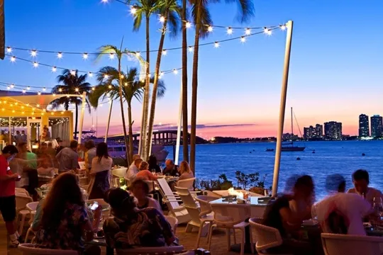Rusty Pelican — Seafood restaurant in Key Biscayne