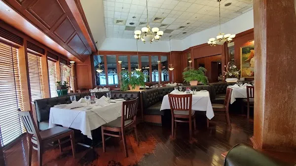 Ruth’s Chris Steak House - Kaohsiung — Steakhouse restaurant in Kaohsiung City