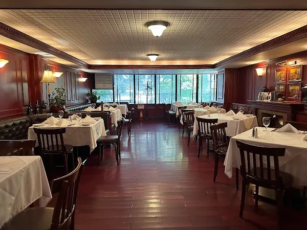 Ruth’s Chris Steak House - Minsheng — Steakhouse restaurant in Taipei City