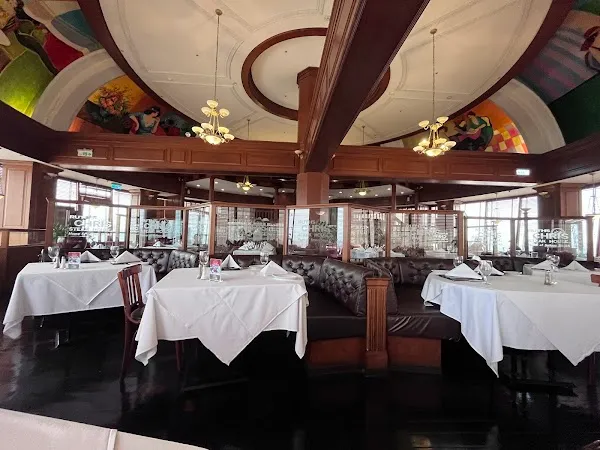 Ruth’s Chris Steak House - Taichung — Steakhouse restaurant in Taichung City