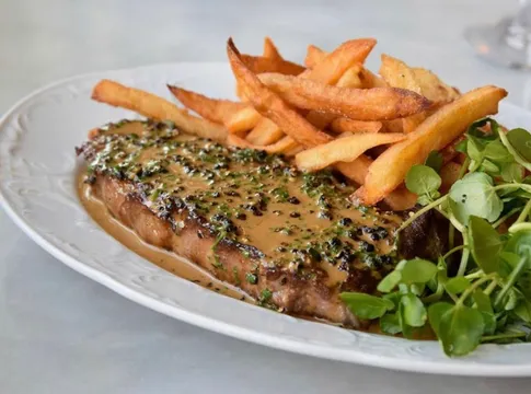 Saint George Bistro — French restaurant in Hastings-On-Hudson