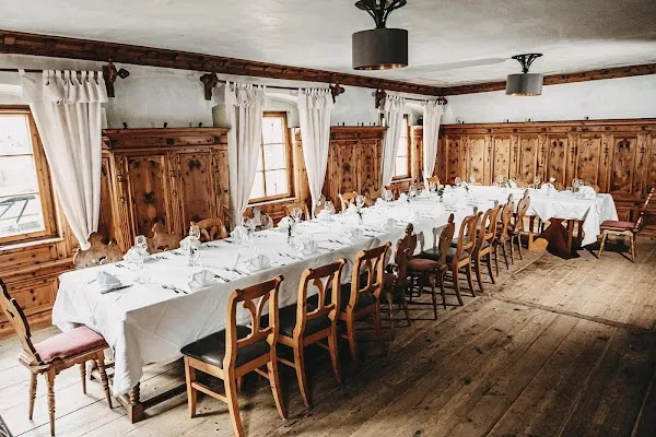 schwarzer ADLER — Austrian restaurant in Jochberg