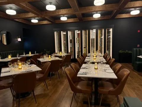 Serrato's Steakhouse - Brentwood — Steakhouse restaurant in Brentwood