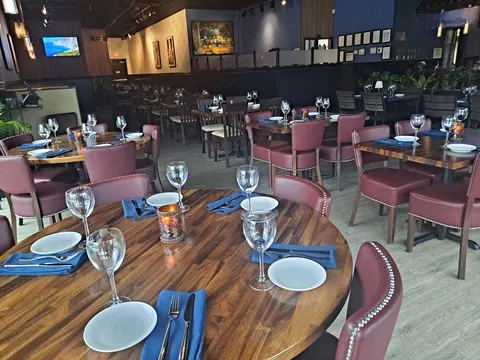 Serrato's Steakhouse - Franklin — Steakhouse restaurant in Franklin